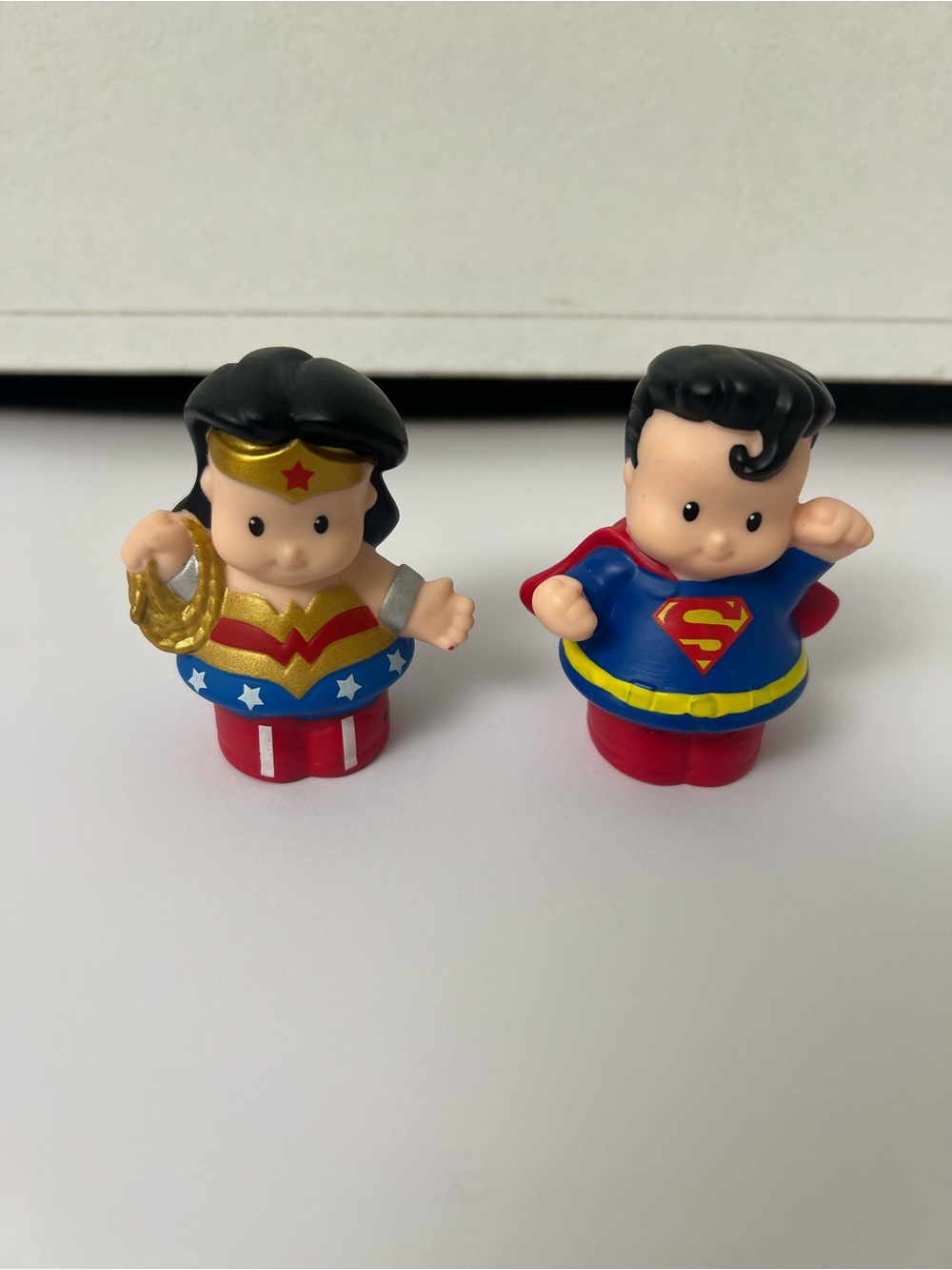 Little people Superman, Wonder Woman  Figure Playset lot EUC